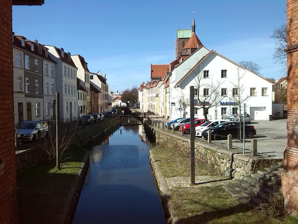 Wohnung Nikolaiblick Wismar Bagian luar foto